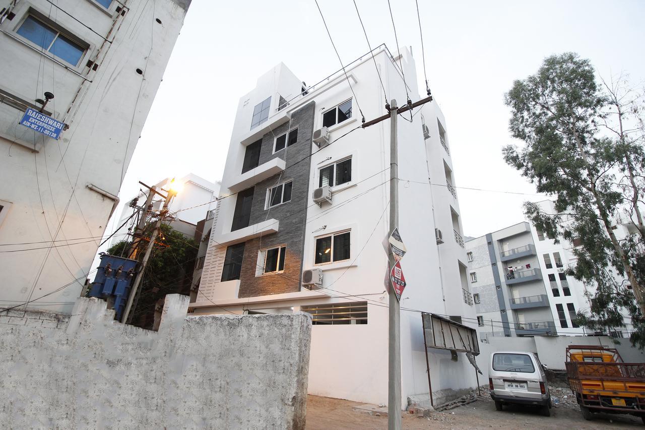 Qube Inn Hyderabad Exterior photo